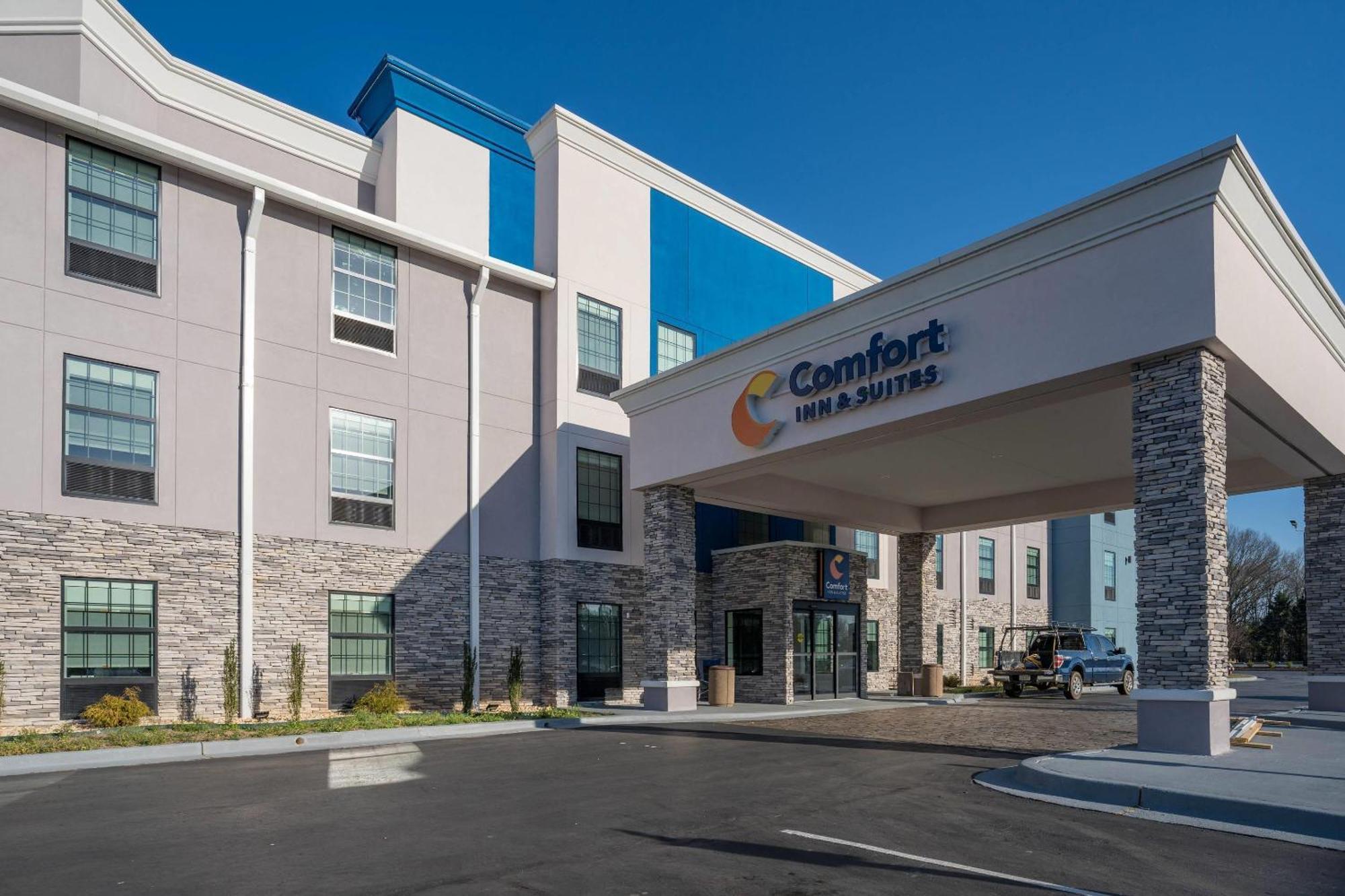 Comfort Inn & Suites River City Decatur Exterior photo