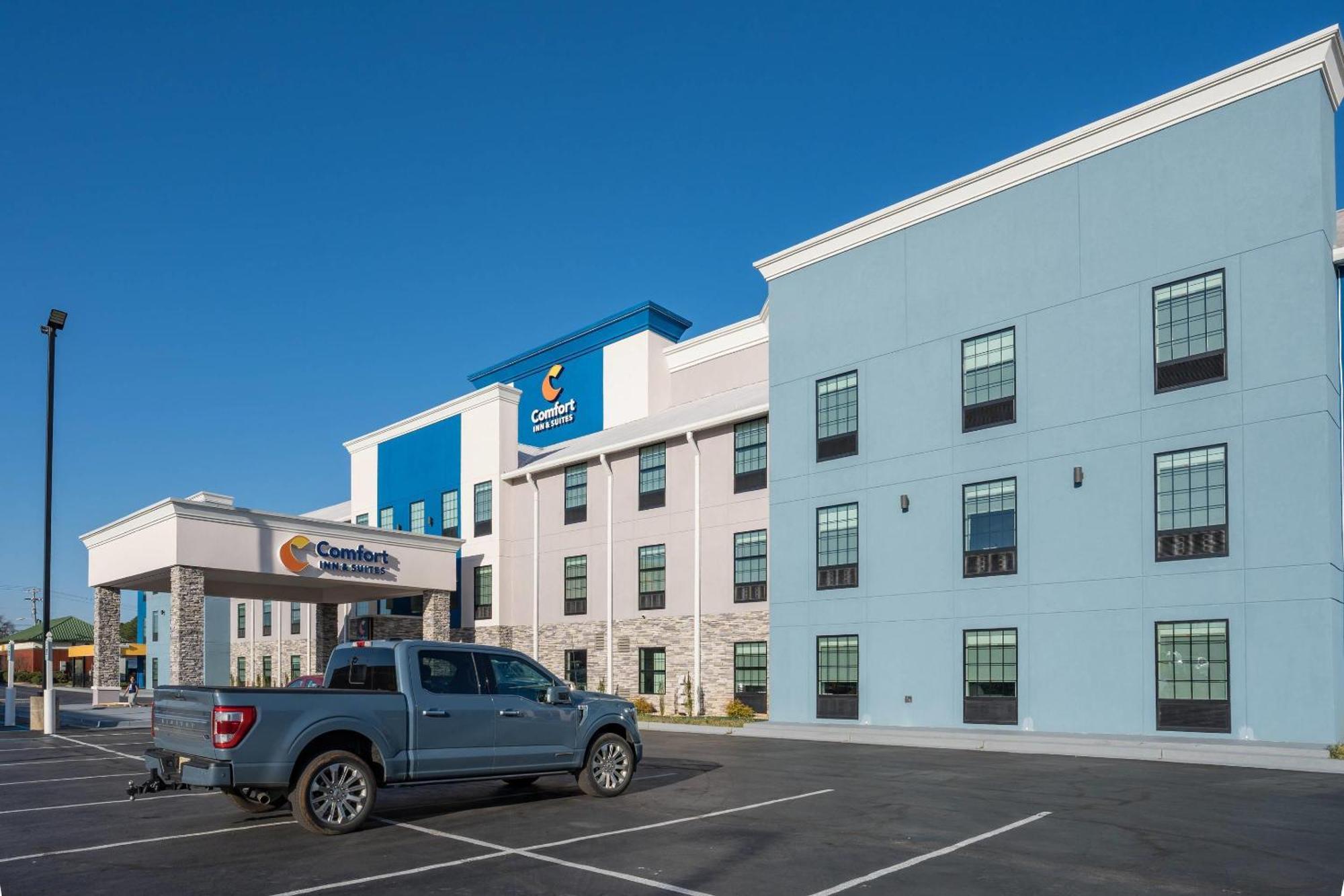 Comfort Inn & Suites River City Decatur Exterior photo