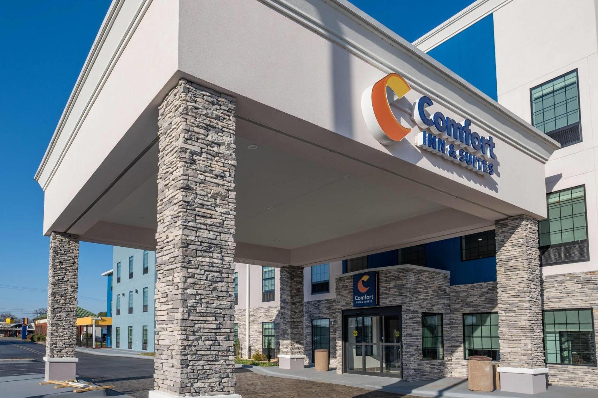Comfort Inn & Suites River City Decatur Exterior photo